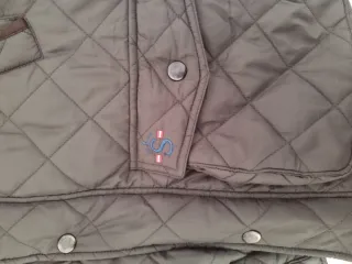 Cazadora acolchada verde