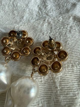 Pendientes flor perla dorada