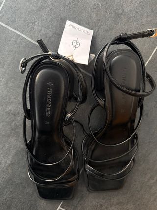 Sandalias Stradivarius Negras Talla 38