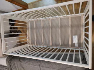 Cuna Ikea + Colchón + Ropa de cama