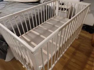 Cuna Ikea + Colchón + Ropa de cama