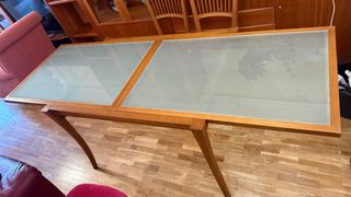 Mesa comedor extensible cristal y madera.