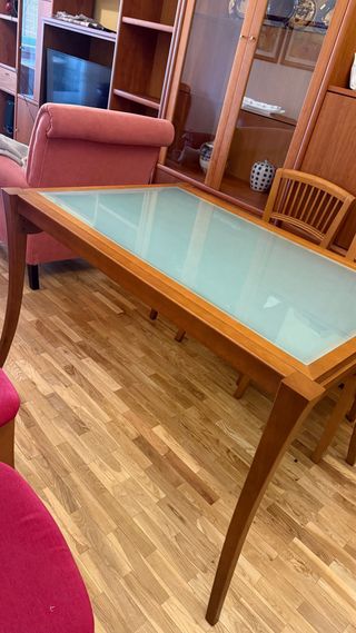 Mesa comedor extensible cristal y madera.