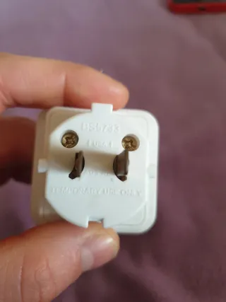 Adaptador Enchufe UK a EEUU 10A 250V