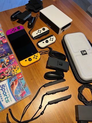 Nintendo Switch OLED + 4 Juegos
