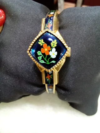 Orologio vintage con quadrante floreale