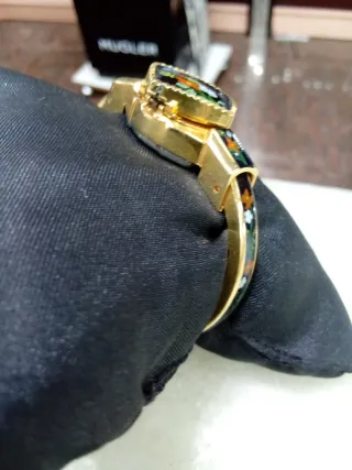 Orologio vintage con quadrante floreale