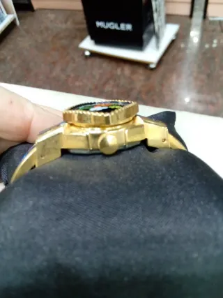 Orologio vintage con quadrante floreale