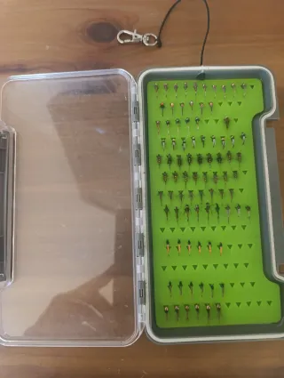 Caja de moscas para pesca(80 ninfas)