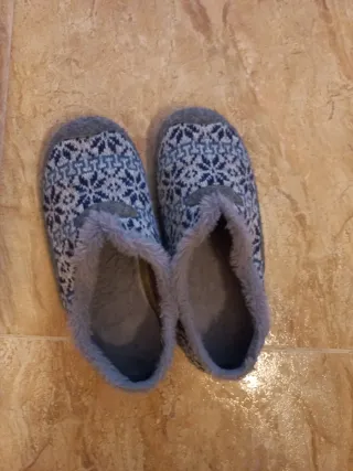 Zapatillas cerradas talla 40