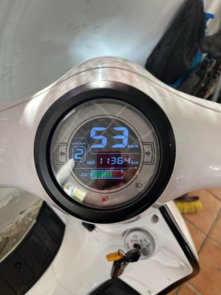 Moto Eléctrica 49cc Scooter Blanca Moto 19/12/2023