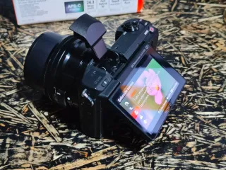 Sony Alpha A5100 + Objetivo 16-50mm