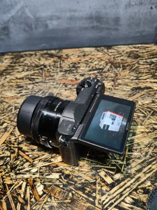 Sony Alpha A5100 + Objetivo 16-50mm