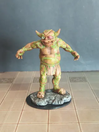 Estátua Sagrada Possuída por Eidolon