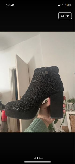 Botines negros brillantes con plataforma