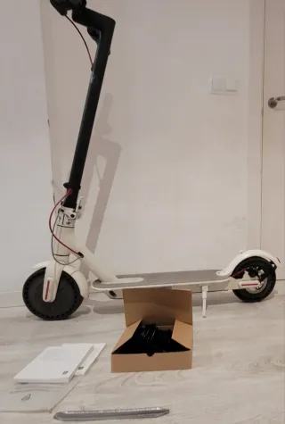 Patinete Eléctrico Xiaomi Mi Scooter 365 Blanco