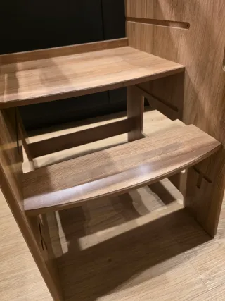 Torre di apprendimento Montessori in legno