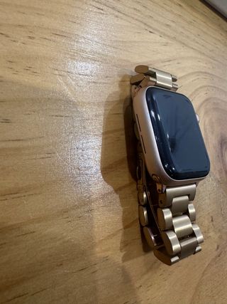 Apple Watch SE Dorado con Correa Rosa Bateria 82%