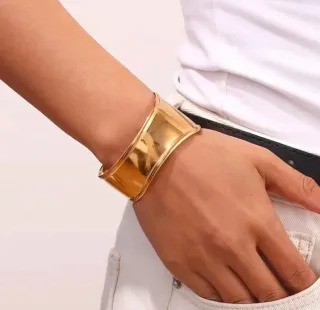 Brazalete dorado ancho