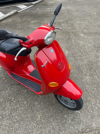 Vespa Piaggio 49cc Roja