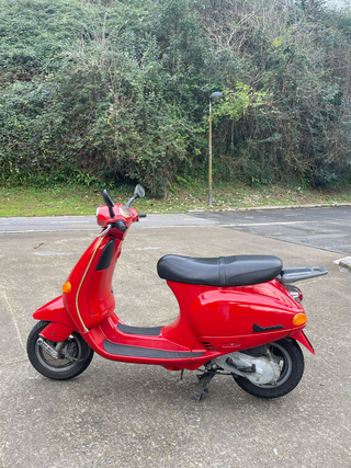 Vespa Piaggio 49cc Roja