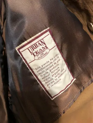 Chaqueta de piel marrón