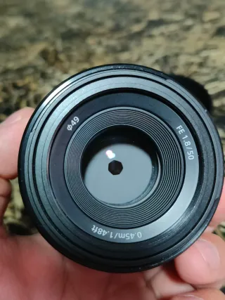 Objetivo Sony FE 50mm F1.8 (SEL50F18F)