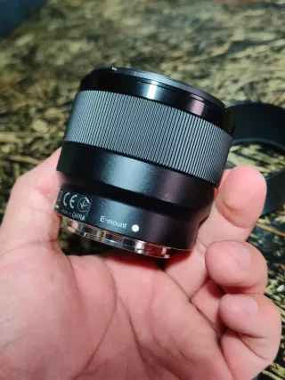 Objetivo Sony FE 50mm F1.8 (SEL50F18F)