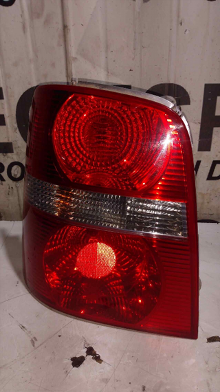 PILOTO TRASERO IZQUIERDO VOLKSWAGEN TOURAN (1