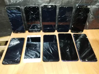 LOTE 41 SMARTPHONE PER RICAMBI