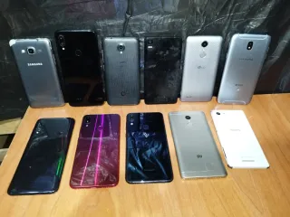 LOTE 41 SMARTPHONE PER RICAMBI