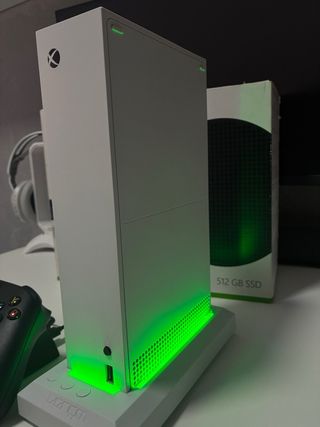 Xbox Series S 512GB + GARANZIA + Accessori Venom