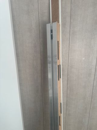 Puerta corredera blanca