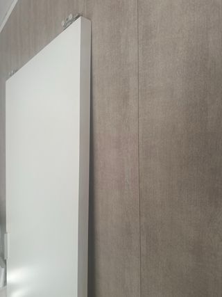 Puerta corredera blanca