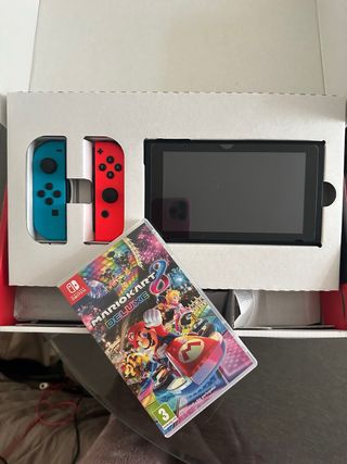 Nintendo Switch + Mario Kart 8 Deluxe