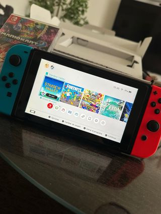 Nintendo Switch + Mario Kart 8 Deluxe