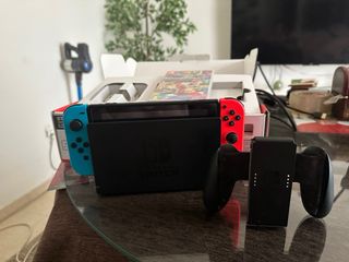 Nintendo Switch + Mario Kart 8 Deluxe