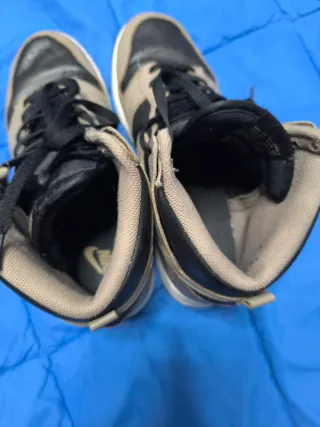 Zapatillas Nike Dunk High Beige y Negro