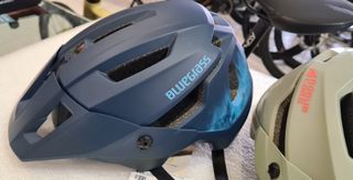 Casco Bluegrass Rogue Core MIPS Talla S