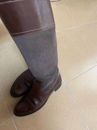 Botas altas de cuero marrones marca joyca , españa