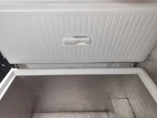 Arcón congelador Zanussi