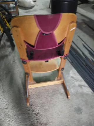 Silla de bebé de madera