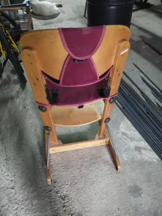 Silla de bebé de madera