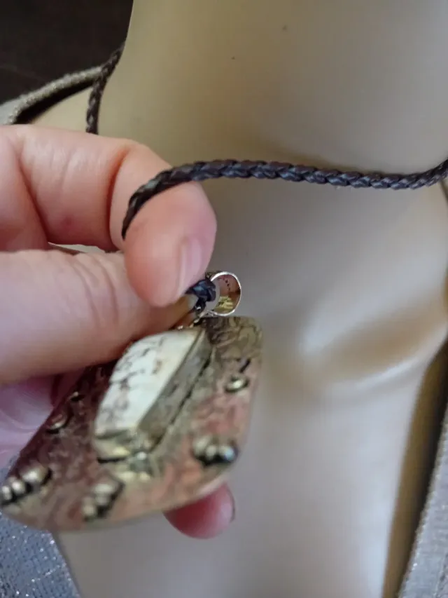 Collana argento con pietra bianca e venature