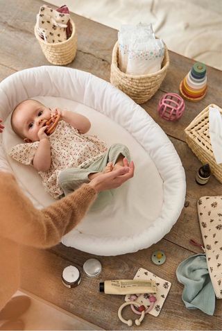 Cambiador de bambú para bebé