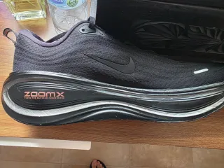 Nike Vomero Plus Negro