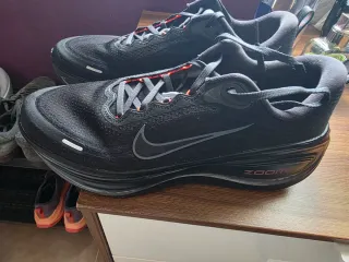 Nike Vomero Plus Negro