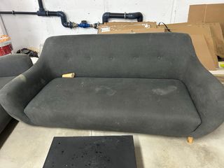 Juego de comedor: 3 mesas, 12 sillas, dos sofas