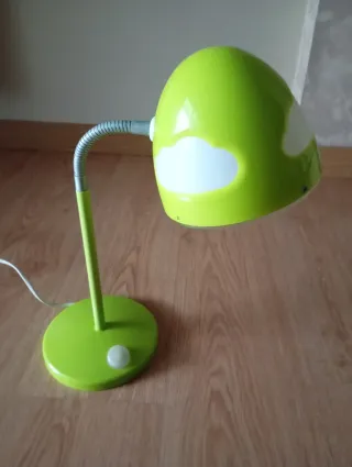 Lámpara escritorio.