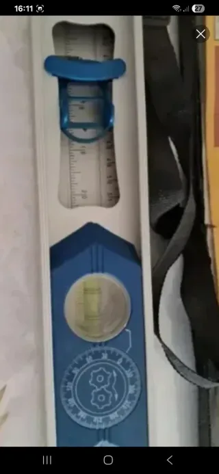 Nivel multifuncional con funda